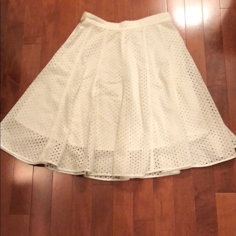 Club monaco white eyelit skirt